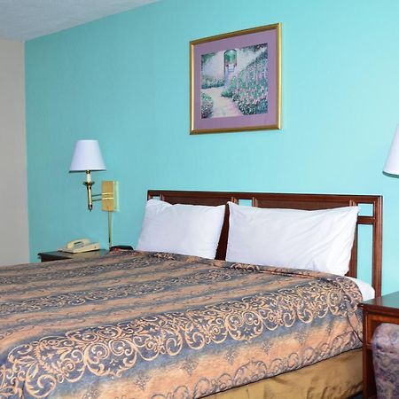 Red Carpet Inn And Suites Скрантон Экстерьер фото