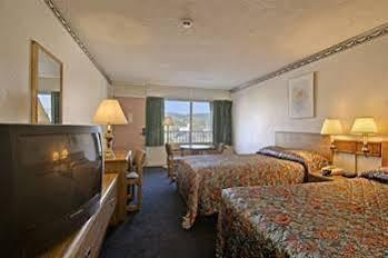 Red Carpet Inn And Suites Скрантон Экстерьер фото