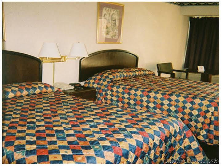 Red Carpet Inn And Suites Скрантон Экстерьер фото