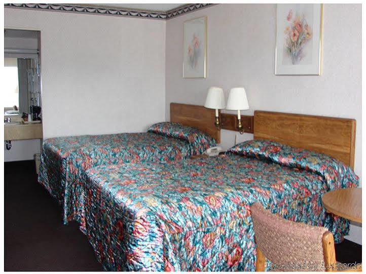 Red Carpet Inn And Suites Скрантон Экстерьер фото